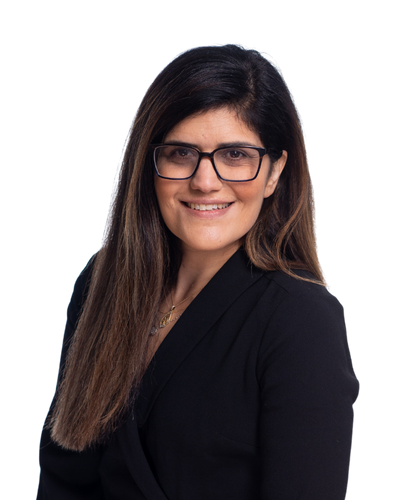 2022 400x500 Laurie Sagherian desktop